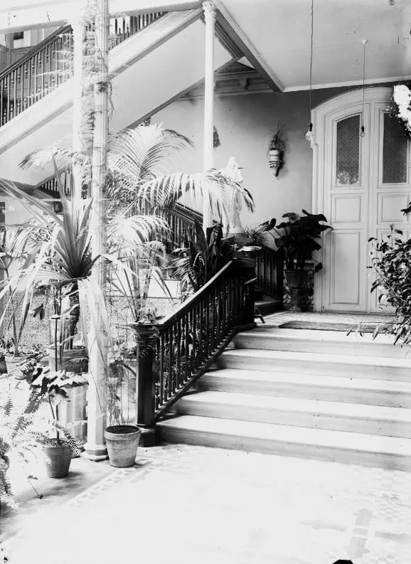 Patio del Hotel Ideal - Calle Real